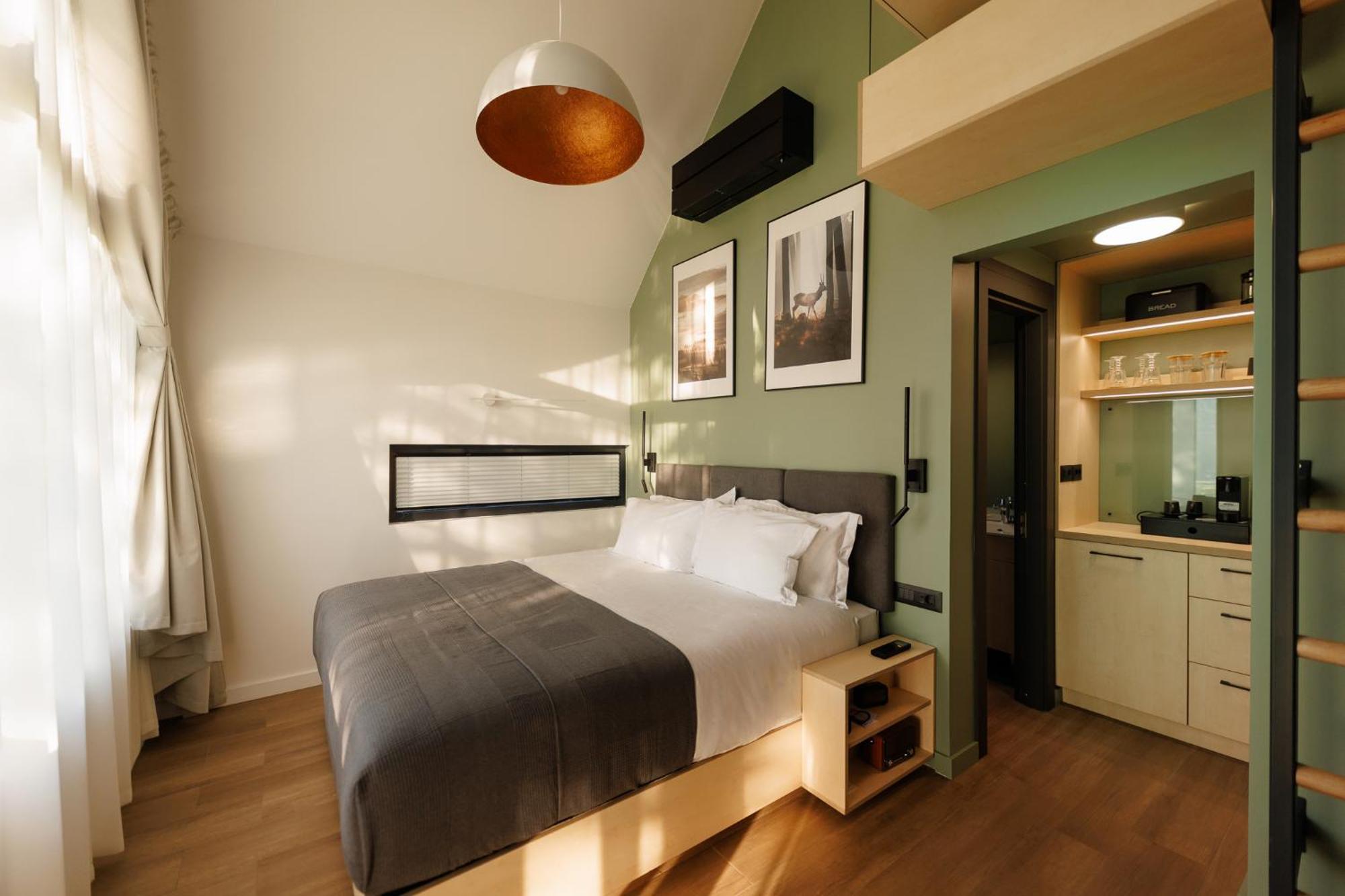 Reconnect Glamping Campsite Stulpicani